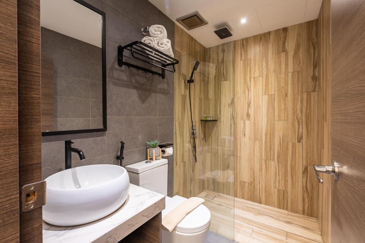 Superior Family Room,1189767589:JPEG